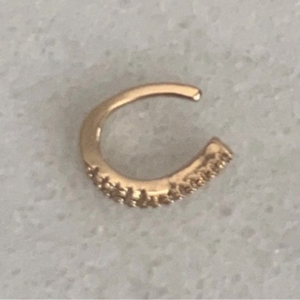 Gold Crystal Infinity Cuff Clip Earring
Brand New - Picture 3 of 4